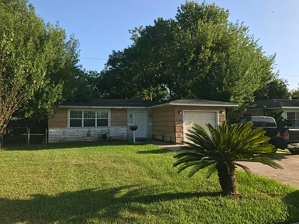 1134 Sulphur St, Houston, TX 77034