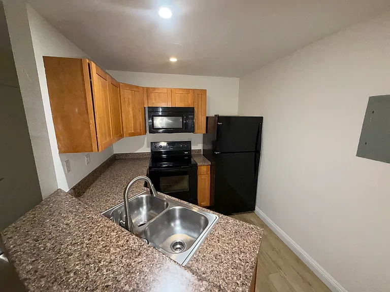 510 Elm Dr #102 — Photo 13