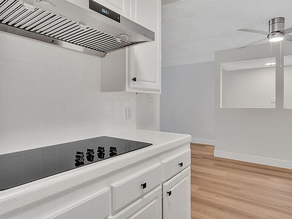 5th image of 1110 S Oakhurst Dr APT 205