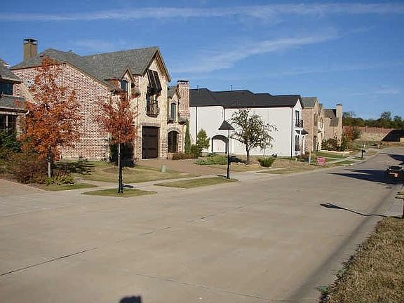 3rd image of 7004 Portobello Dr