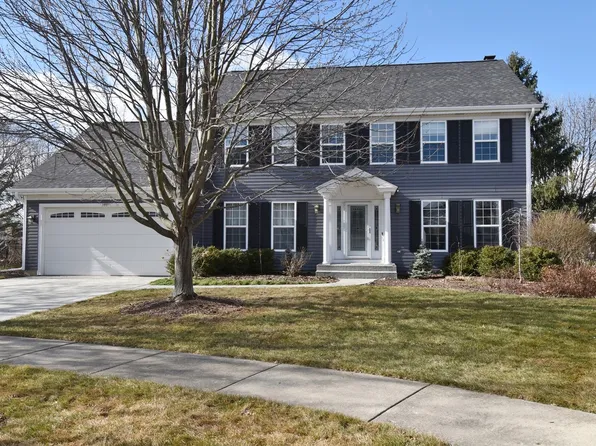 141 Stonefence Ct, Aurora, IL 60506