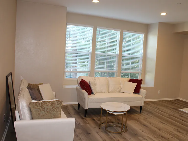 1438 University Cir — Photo 3