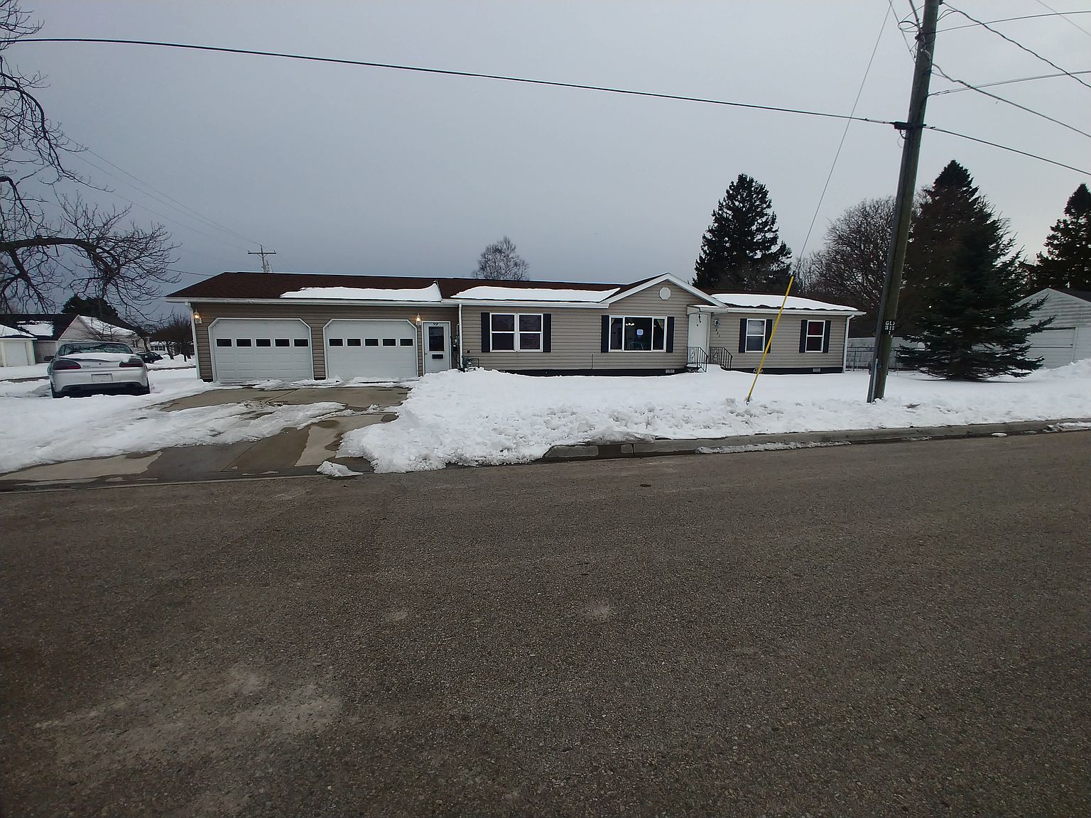 537 Garden St, Manistique, MI 49854 Zillow