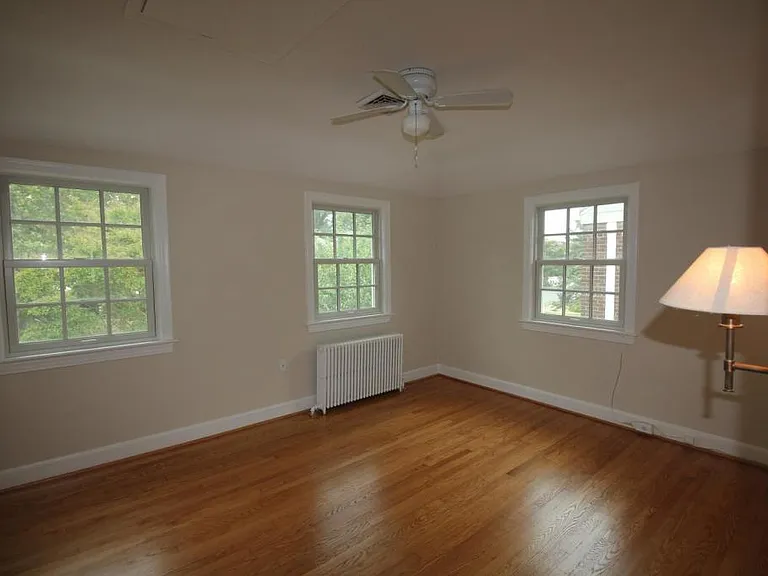712 N Oakland St — Photo 10