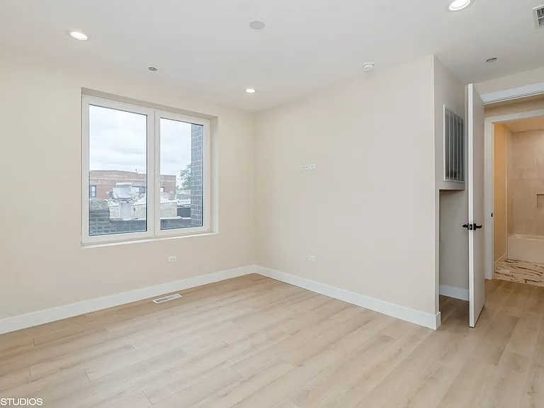 3043 W Irving Park Rd #306 — Photo 10