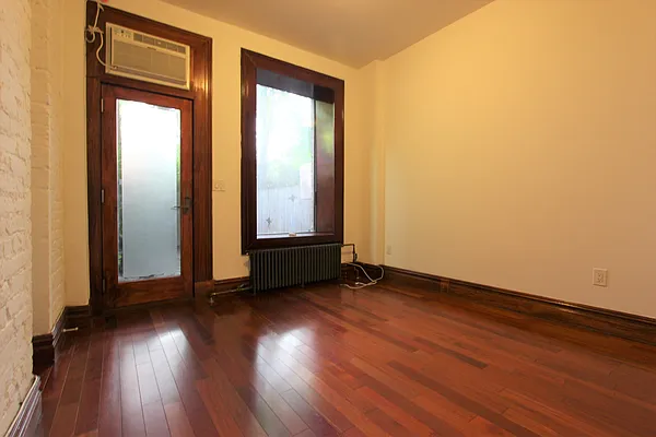 Rented by Compass | media 37