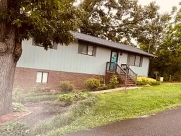 219 Lawrence Dr, Rossville, GA 30741