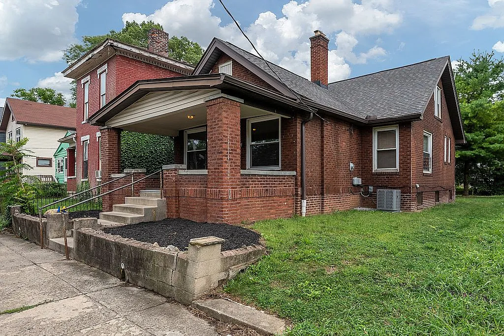 1165 Atcheson St photo 1