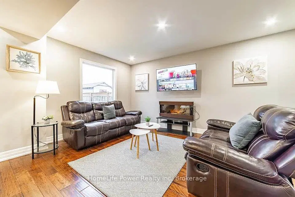 5 bed, $2,700 — Photo 3