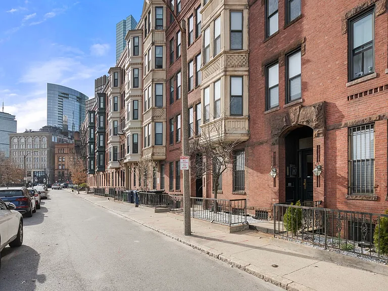 19 Cortes St #10 — Photo 8