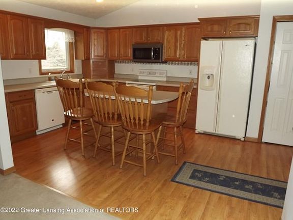 3rd image of 1244 Tamarack Trl