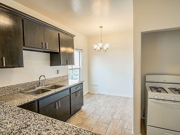 5th image of 921 S Bonnie Brae St APT 14