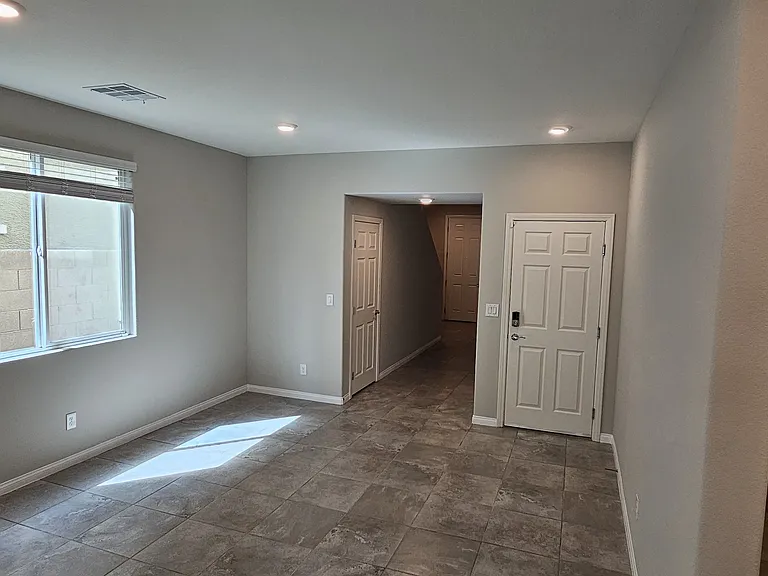 4515 Solitude Falls Ave — Photo 4