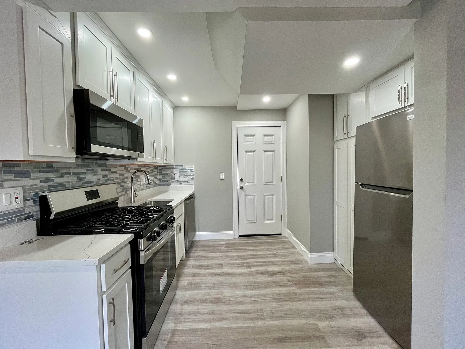 1 bed, 9999 sqft, $2,450 — Photo 1