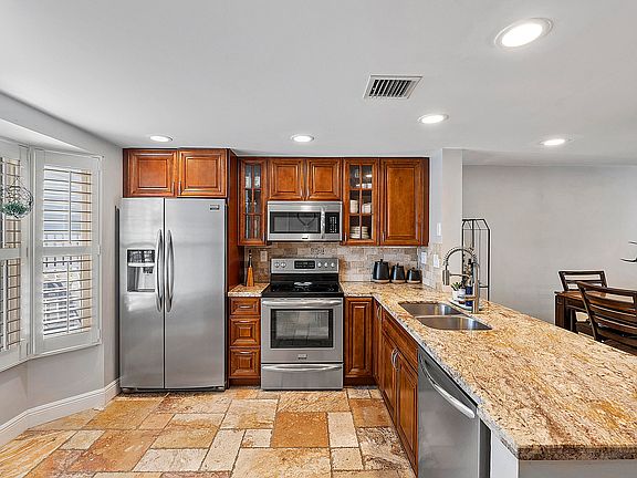 4th image of 2781 NE 15 Street