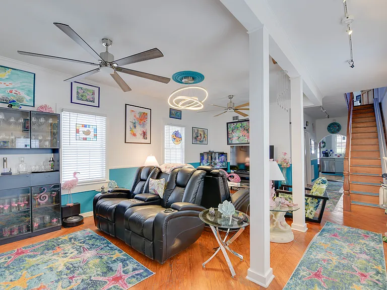 1009 Watson St — Photo 3
