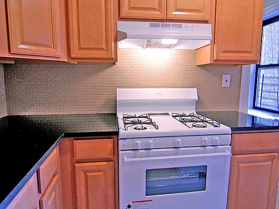 2nd image of 1720 University Ave APT 4F