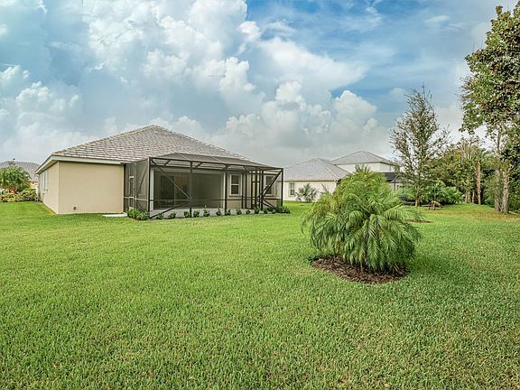 5th image of 2513 Saint Lucia Cir