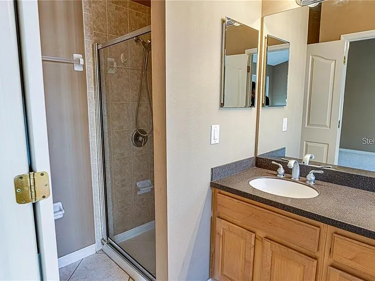 3043 Pointeview Dr — Photo 13
