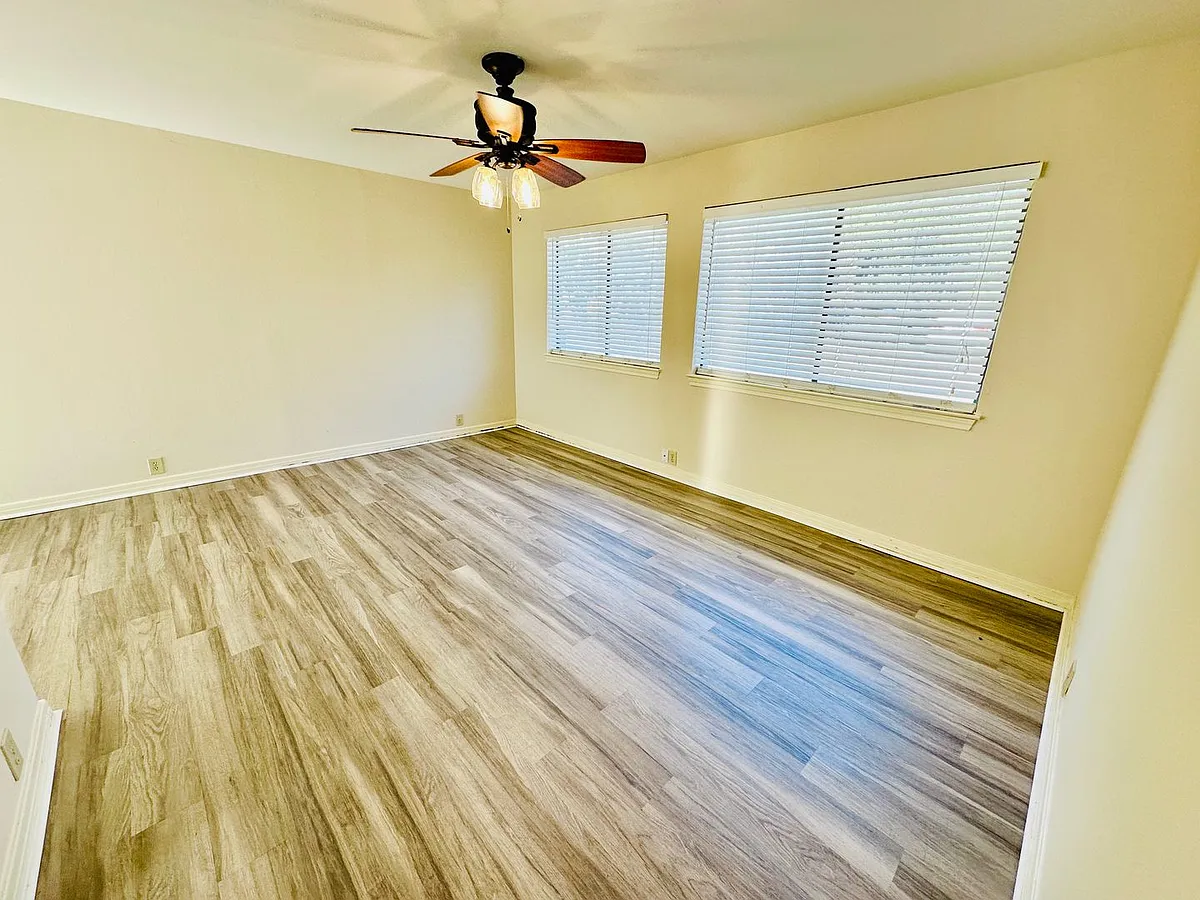 Building Photo - 6810 Deatonhill Dr #116-7
