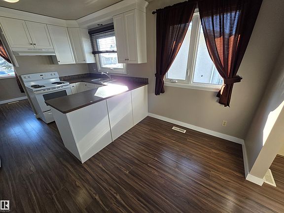 5th image of 3 Walnut St