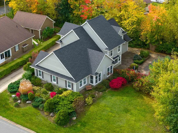 28 Alline St, Wolfville, NS B4P 1J4