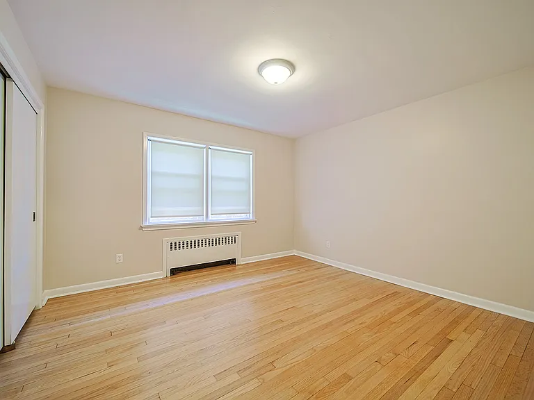 1227 Inwood Ter #1F — Photo 8