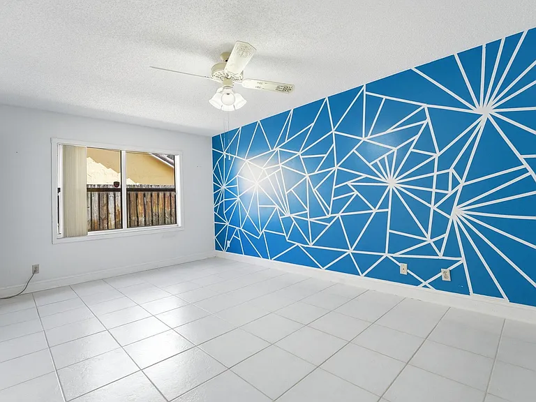 9284 Laurel Green Dr — Photo 24