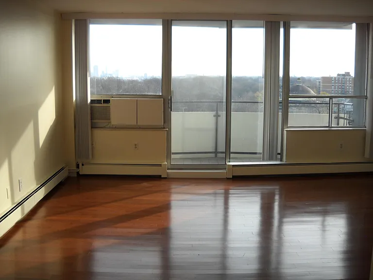 11811 Lake Ave — Photo 7