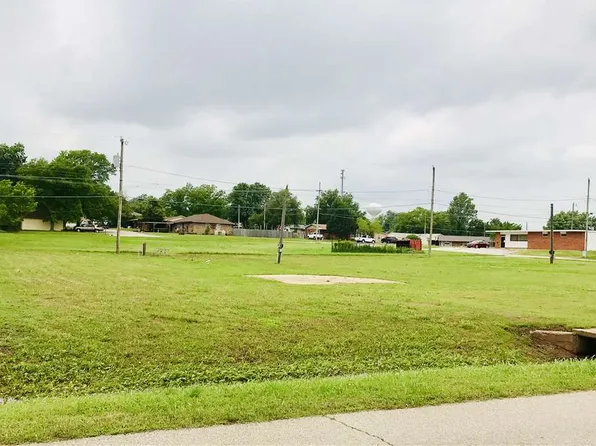 213 N 11th St, Perry, OK 73077