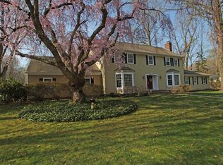 27 Rimwood Dr, Lincroft, NJ 07738