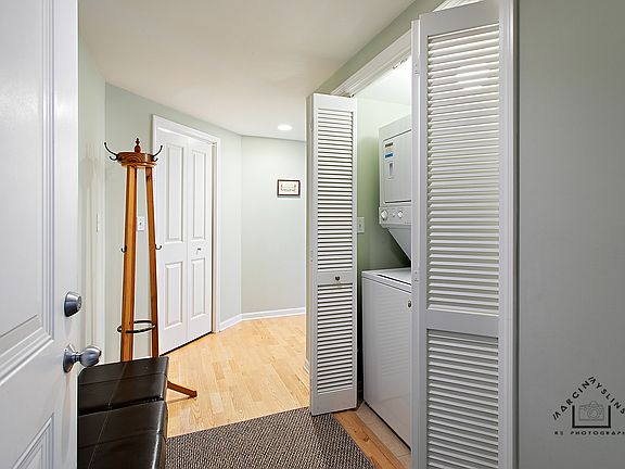 3rd image of 2272 S Archer Ave Unit 5A
