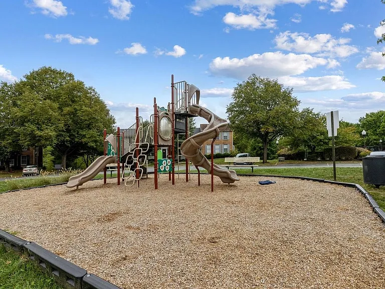 503 Palmtree Dr #10 — Photo 15