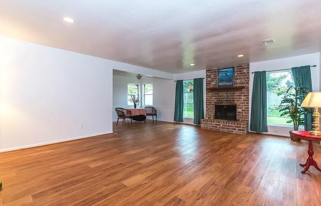 4 bed, 2.0 bath, 1682 sqft, $2,350 — Photo 3