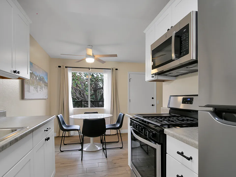 Meadowlark East Apartments
