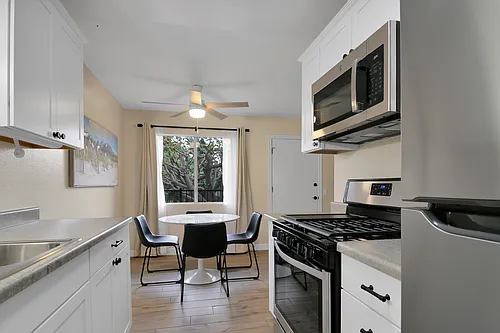 Meadowlark East Apartments Photo 1