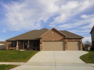 386 Sunset Dr, Carlisle, OH 45005