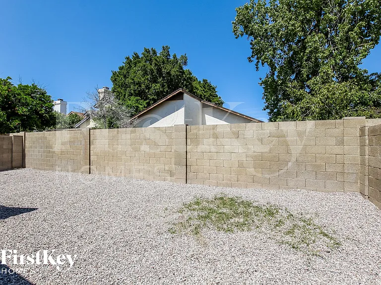 6410 W Townley Ave — Photo 13