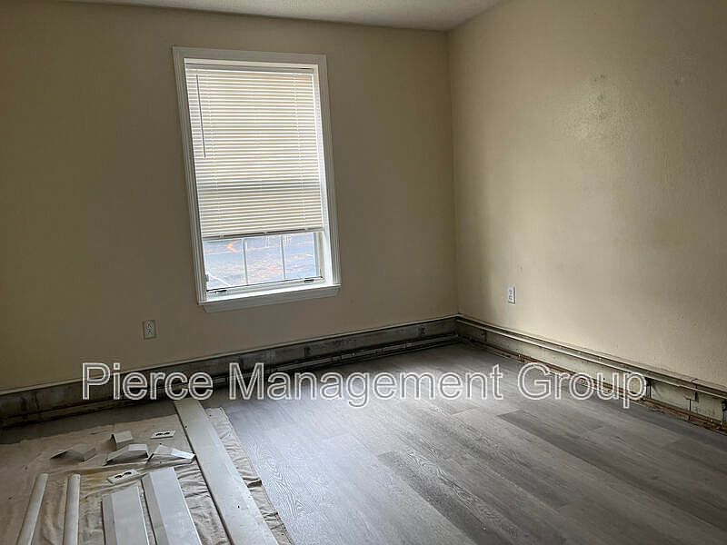 1st image of 20 Wolf Rd APT D67