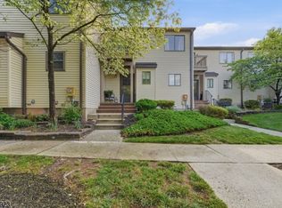 10 Cedar Ct, Raritan Twp., NJ 08822