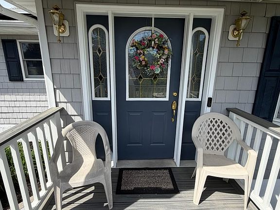 3rd image of 14 Esther Avenue