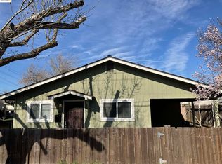 201 E 17th St, Pittsburg, CA