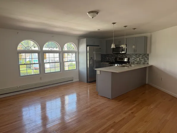 255-18 Francis Lewis Blvd #2, Rosedale, NY 11422