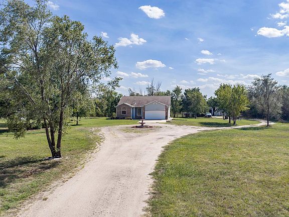 2nd image of 109 W Long View Rd
