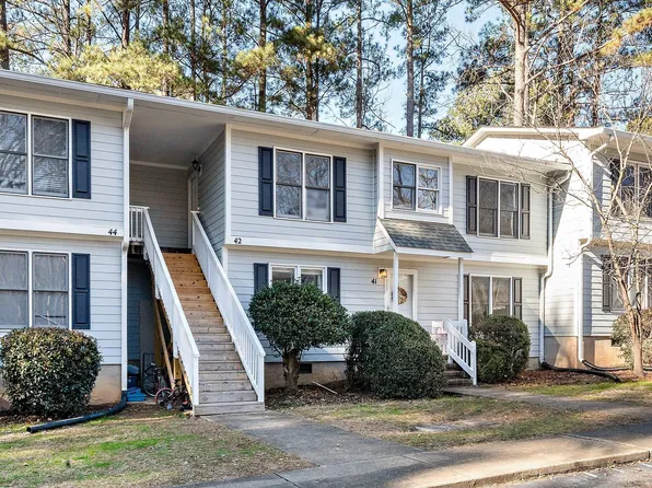 121 Westview Dr APT 42, Carrboro, NC 27510