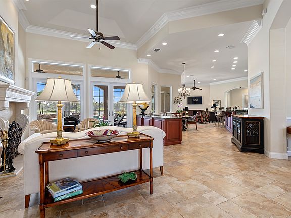5th image of 25 San Gabriel Ln