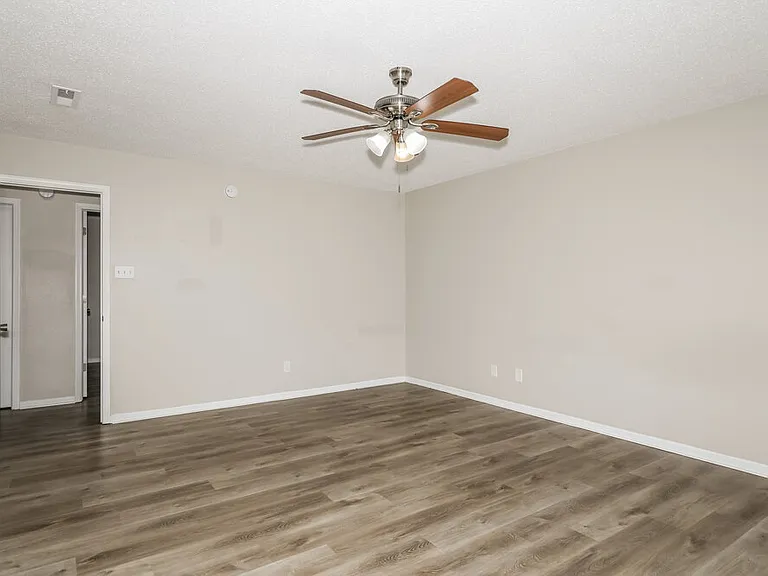 10387 Fairmont Ln — Photo 11