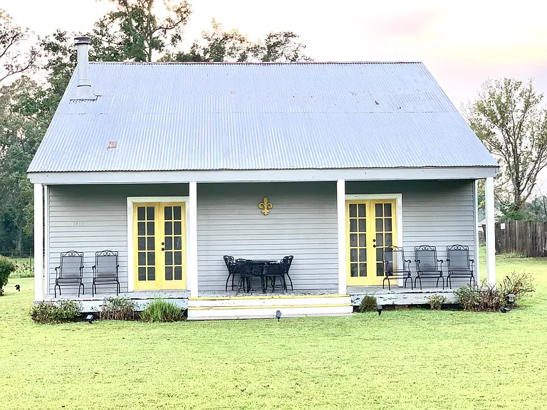 Acadian/modern D