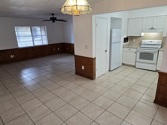 5th image of 216 58th Ave E