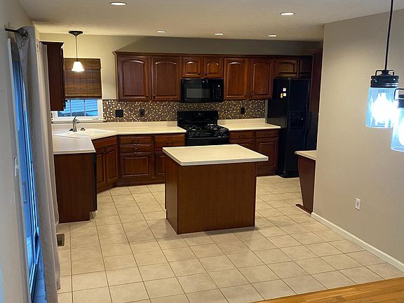 Large Kitchen with Island